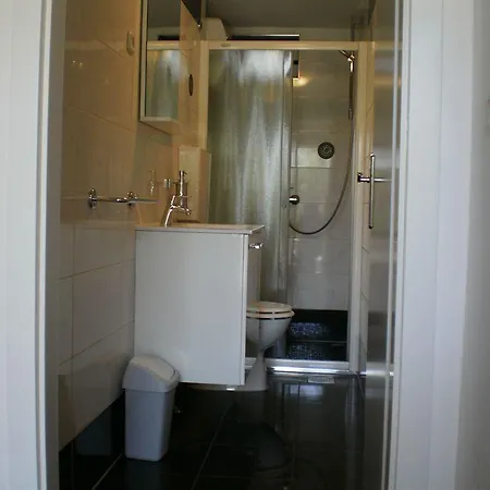 Apartmani Mare *